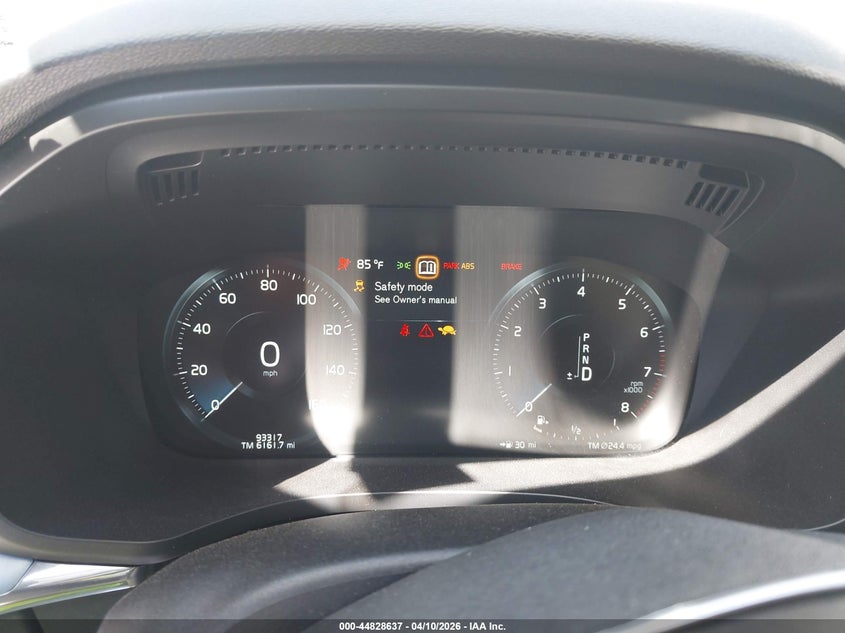 2018 Volvo Xc60 T5 Momentum VIN: YV4102RK4J1057976 Lot: 44828637