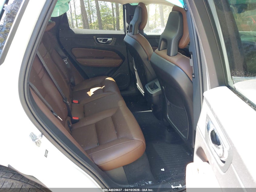 2018 Volvo Xc60 T5 Momentum VIN: YV4102RK4J1057976 Lot: 44828637