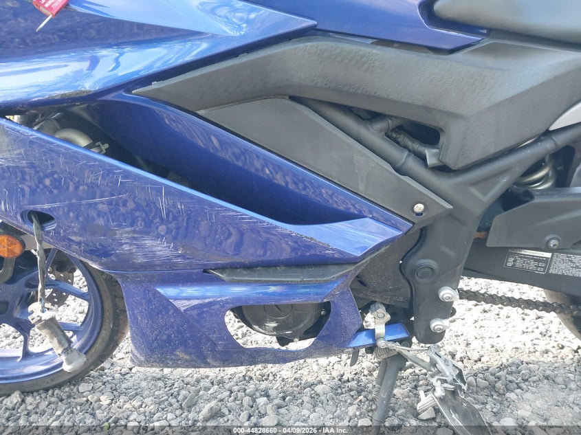 2021 Yamaha Yzfr3 A VIN: MH3RH18Y0MK005968 Lot: 44828660