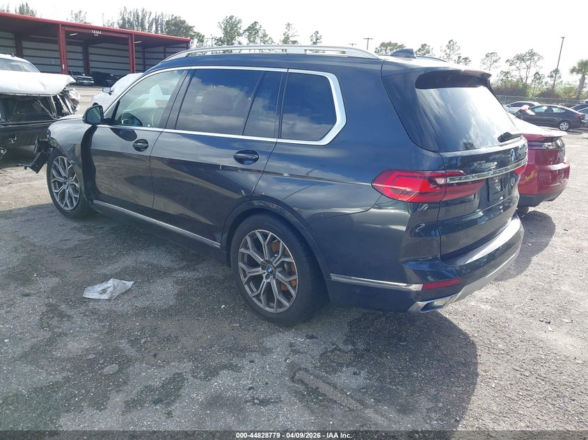 VIN: 5UXCW2C09M9G16611 2021 BMW X7 XDRIVE40I