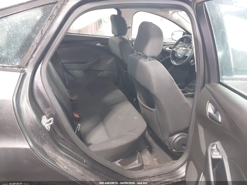 2016 Ford Focus 2.0 Se grey Lot 111044828918 Vin 1FADP3F26GL296602
