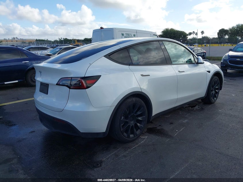 2023 Tesla Model y Rwd White Lot 111044828927 Vin 7SAYGDED9PF965598
