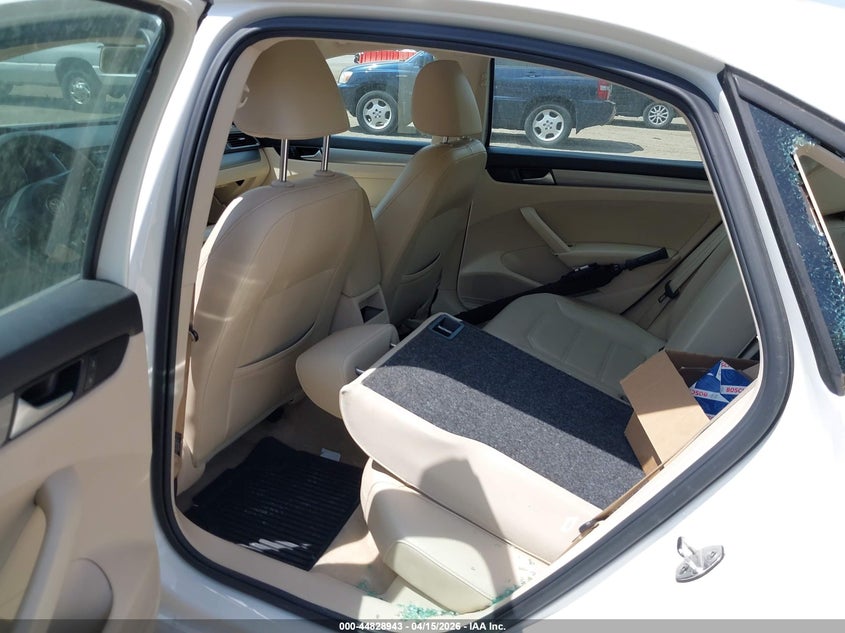 2015 Volkswagen Passat 1.8T Wolfsburg Edition VIN: 1VWAT7A32FC067765 Lot: 44828943