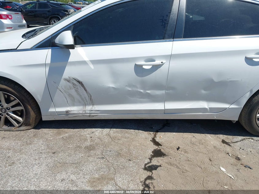 2017 Hyundai Sonata 2.4 Se white Lot 111044829050 Vin 5NPE24AF1HH486200