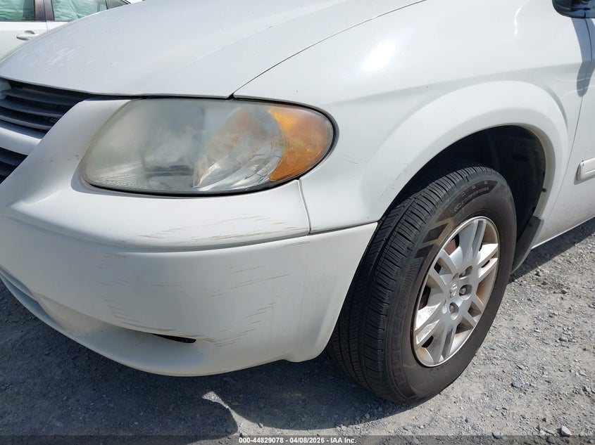 2005 Dodge Grand Caravan Se VIN: 2D4GP24R05R392654 Lot: 44829078