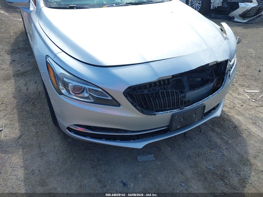 2018 Buick Lacrosse Essence VIN: 1G4ZP5SZXJU135603 Lot: 44829142