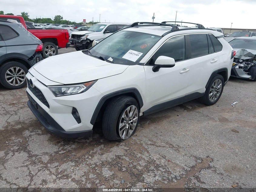 2020 Toyota Rav 4 2.5 Rav4 Xle Premium white Lot 111044829185 Vin JTMC1RFV3LD057064