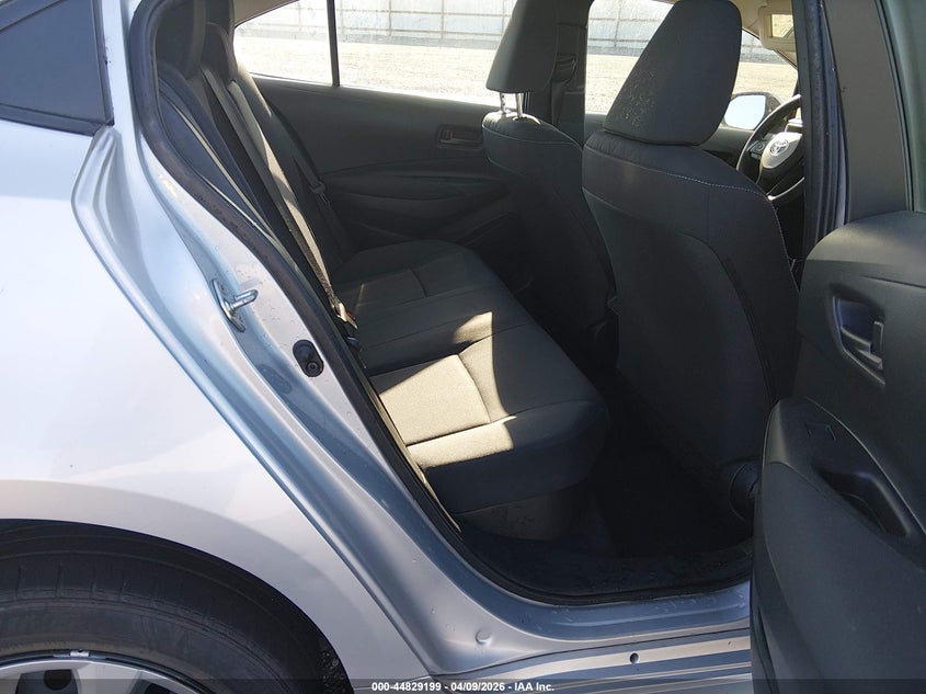 2023 Toyota Corolla 1.8 Hybrid Le Silver Lot 111044829199 Vin JTDBCMFE4P3012087