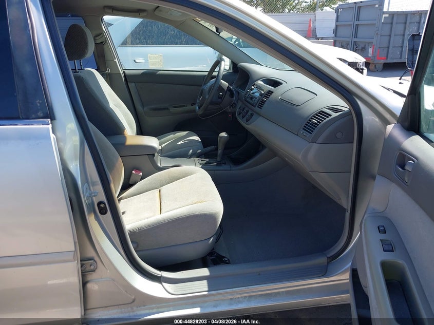 2004 Toyota Camry Le