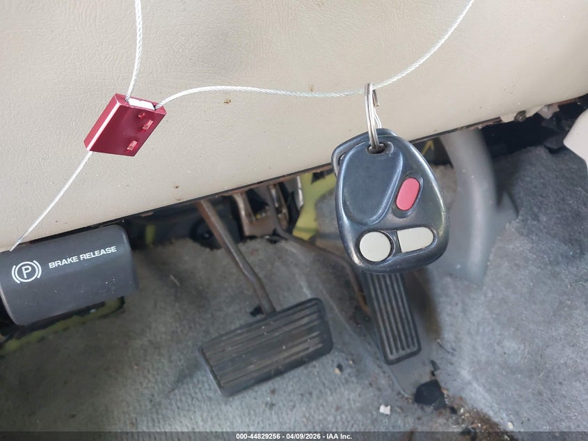 2002 GMC Yukon Slt VIN: 1GKEK13Z32R137484 Lot: 44829256