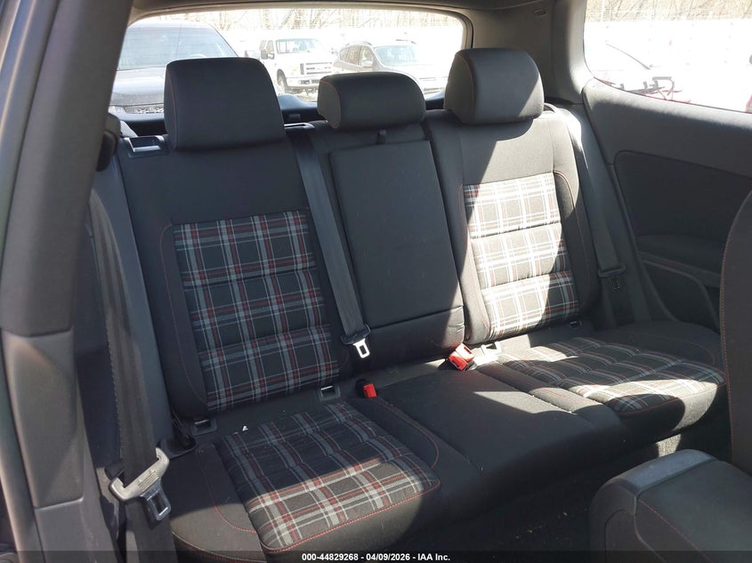 2012 Volkswagen Gti 2-Door VIN: WVWED7AJ1CW290051 Lot: 44829268