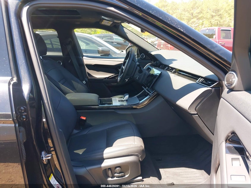 2024 LAND ROVER RANGE ROVER EVOQUE auction photo 5