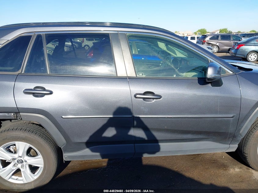 2019 Toyota Rav 4 2.5 Rav4 Xle grey Lot 111044829460 Vin JTMP1RFV3KD031208