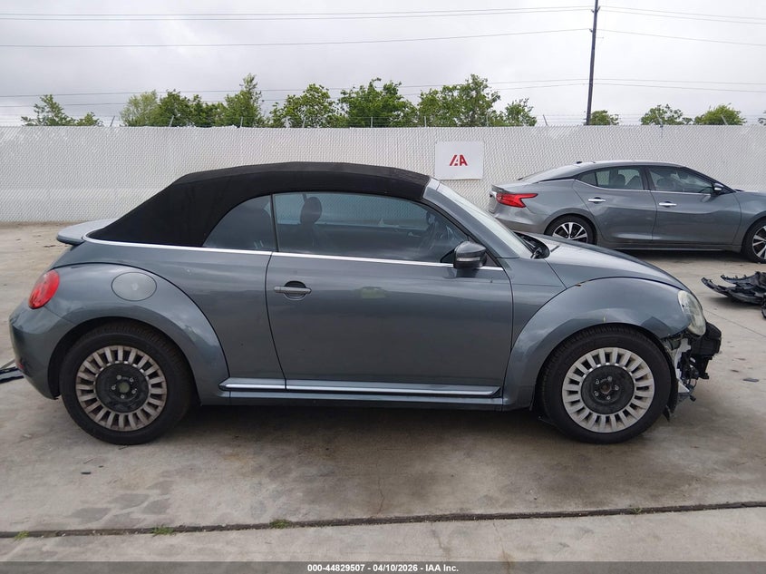 2013 Volkswagen Beetle 2.5L VIN: 3VW5X7ATXDM814210 Lot: 44829507