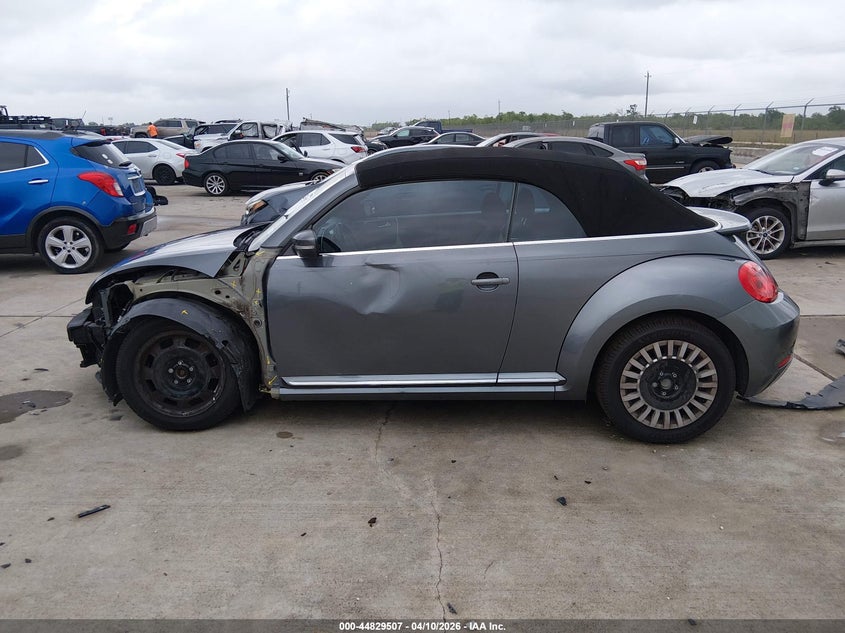 2013 Volkswagen Beetle 2.5L VIN: 3VW5X7ATXDM814210 Lot: 44829507