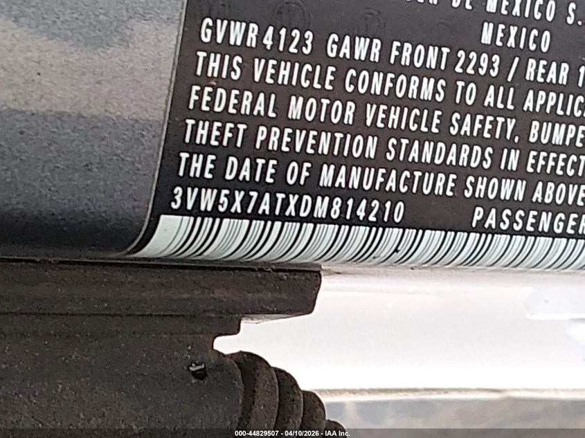 2013 Volkswagen Beetle 2.5L VIN: 3VW5X7ATXDM814210 Lot: 44829507