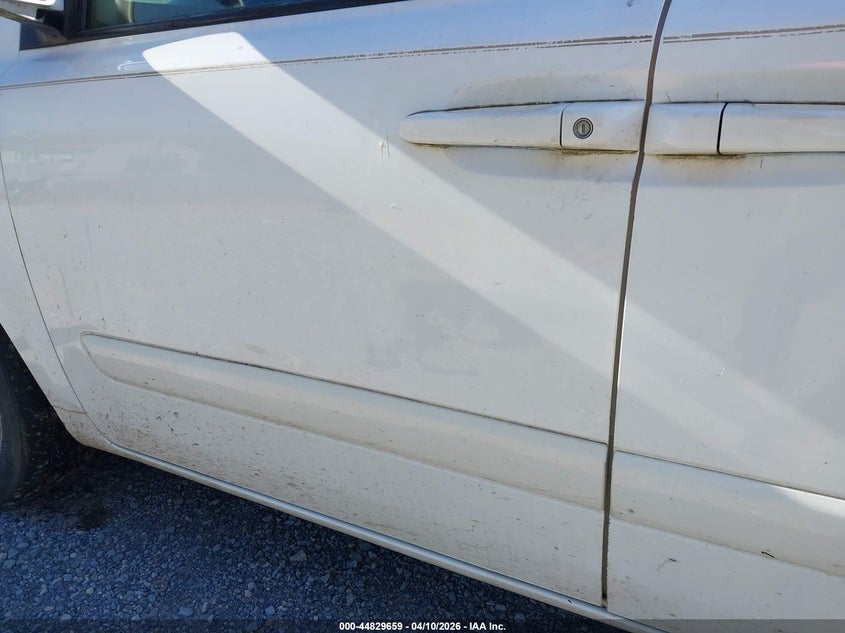 2008 Kia Sedona Ex VIN: KNDMB233686202119 Lot: 44829659