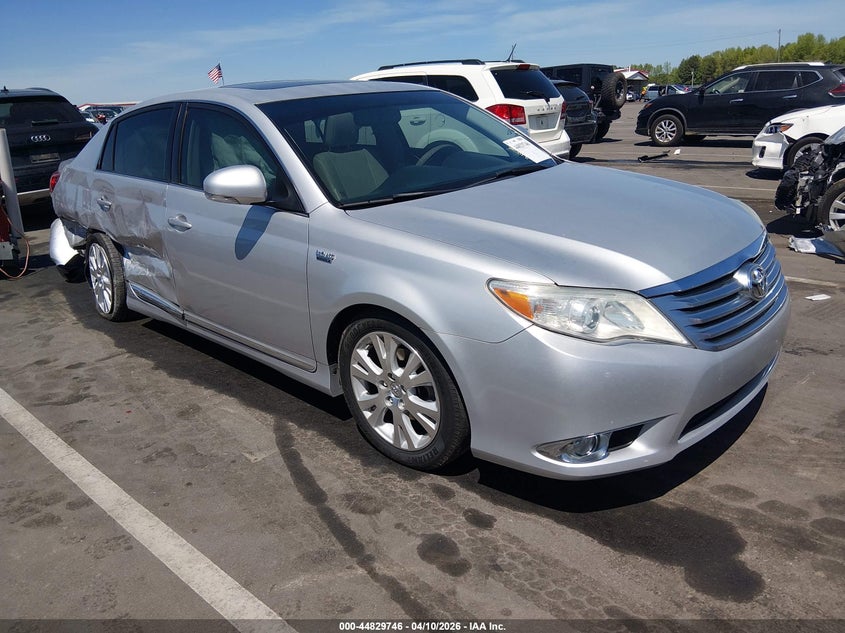 2012 TOYOTA AVALON