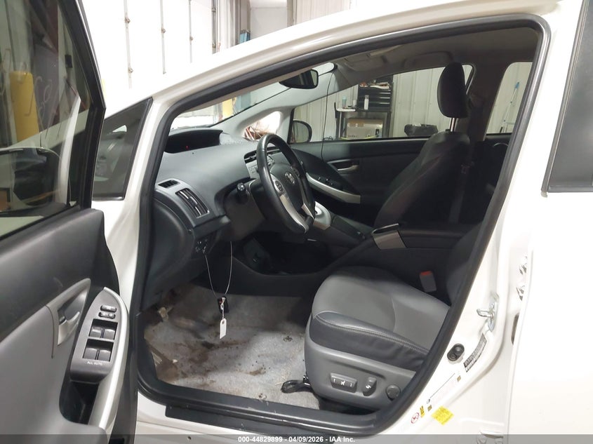 2014 Toyota Prius Five