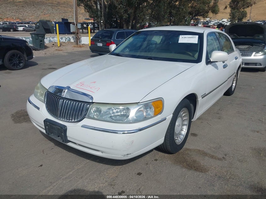 2002 Lincoln Town Car Executive