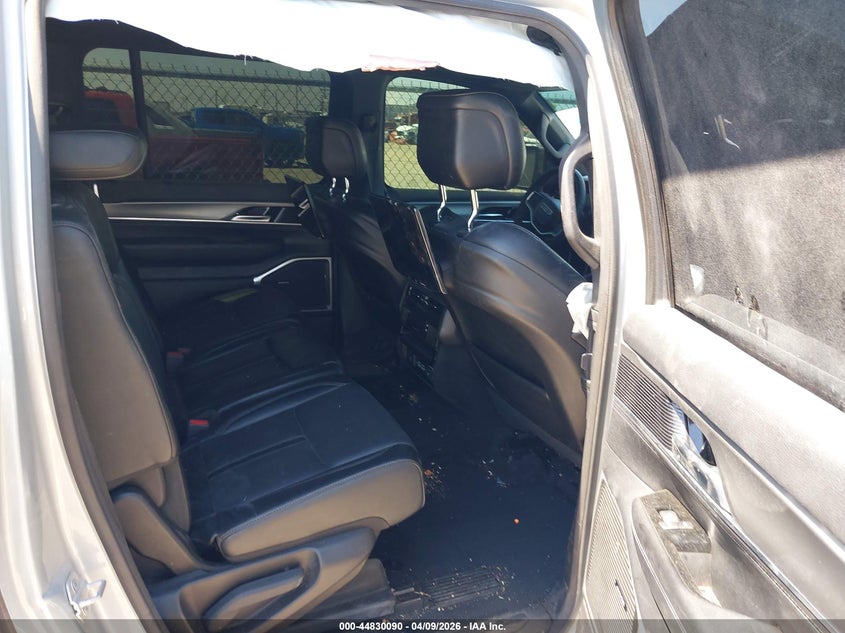 2024 Jeep Wagoneer L Series Ii Carbide 4X4 VIN: 1C4SJSBPXRS102905 Lot: 44830090