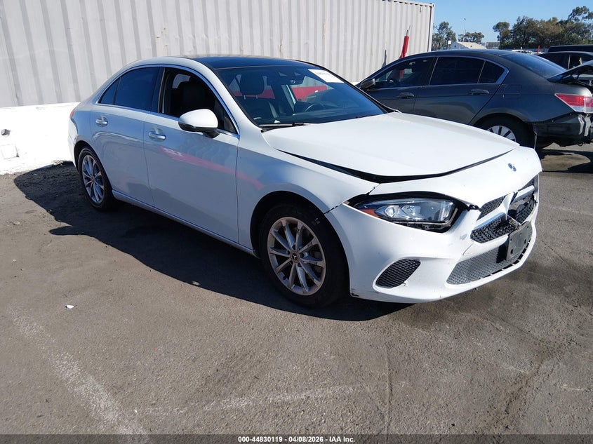 2019 Mercedes-Benz A 220