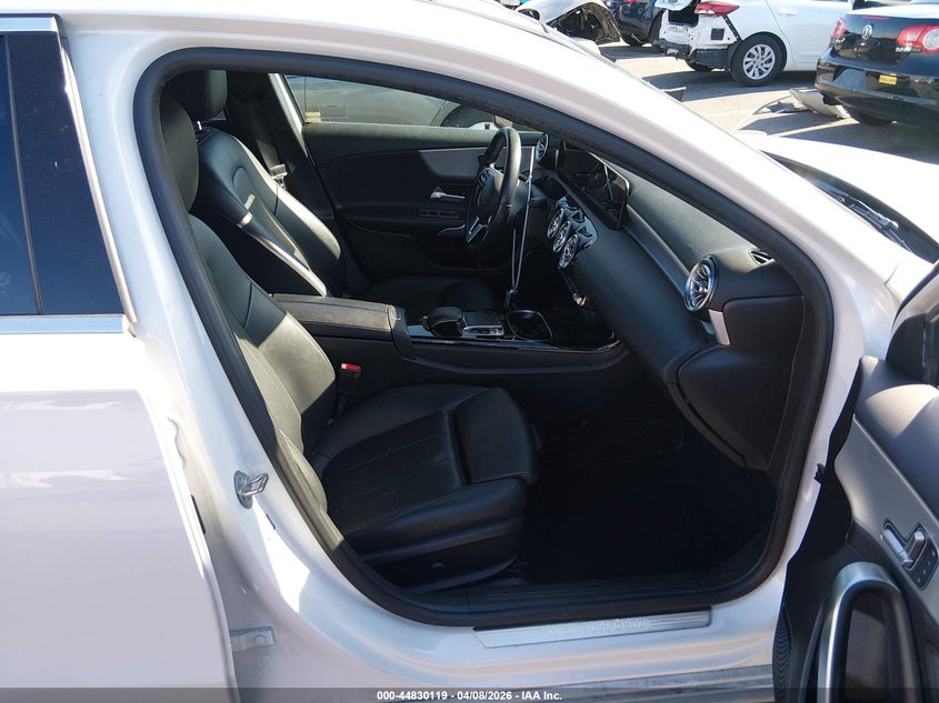 2019 Mercedes-Benz A 220