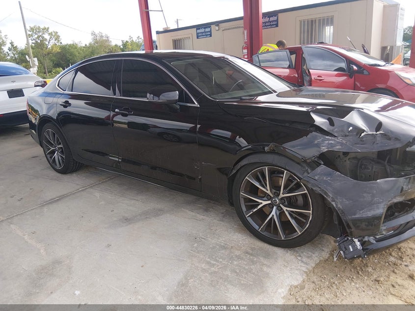 2019 Volvo S90 T5 Momentum VIN: LVY102AK2KP089976 Lot: 44830226