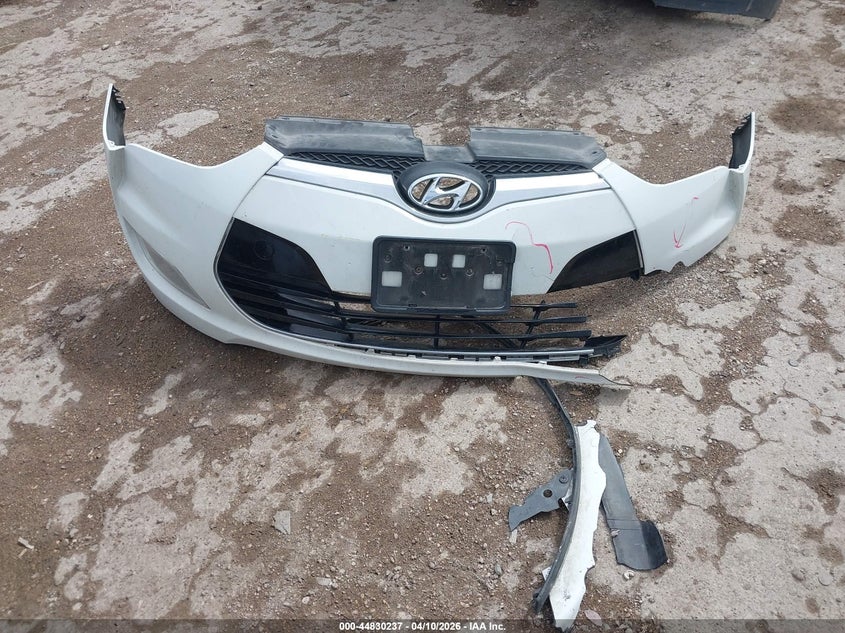 2013 Hyundai Veloster Base W/Black VIN: KMHTC6AD6DU087969 Lot: 44830237