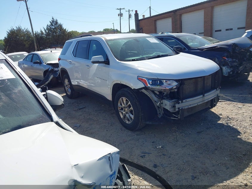 CHEVROLET TRAVERSE 2020. Lot# 44830277. VIN 1GNERHKW7LJ260137. Photo 1