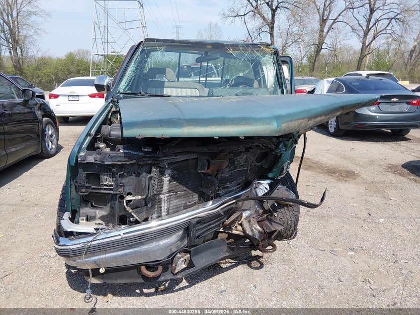 1994 Chevrolet Gmt-400 K1500 VIN: 1GCEK14K7RZ133929 Lot: 44830296