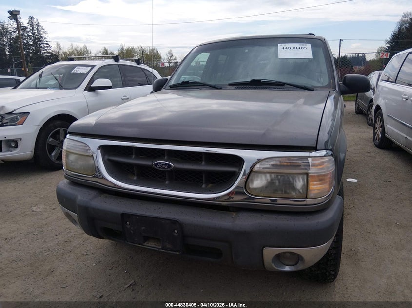 1999 Ford Explorer Eddie Bauer/Limited/Xlt VIN: 1FMZU34E4XZB58152 Lot: 44830405