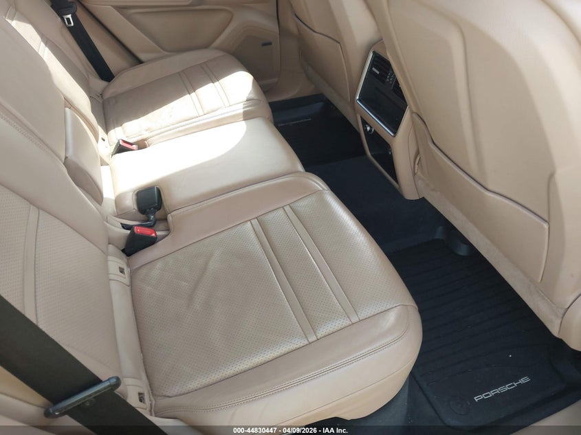 2019 PORSCHE CAYENNE · Фото 8