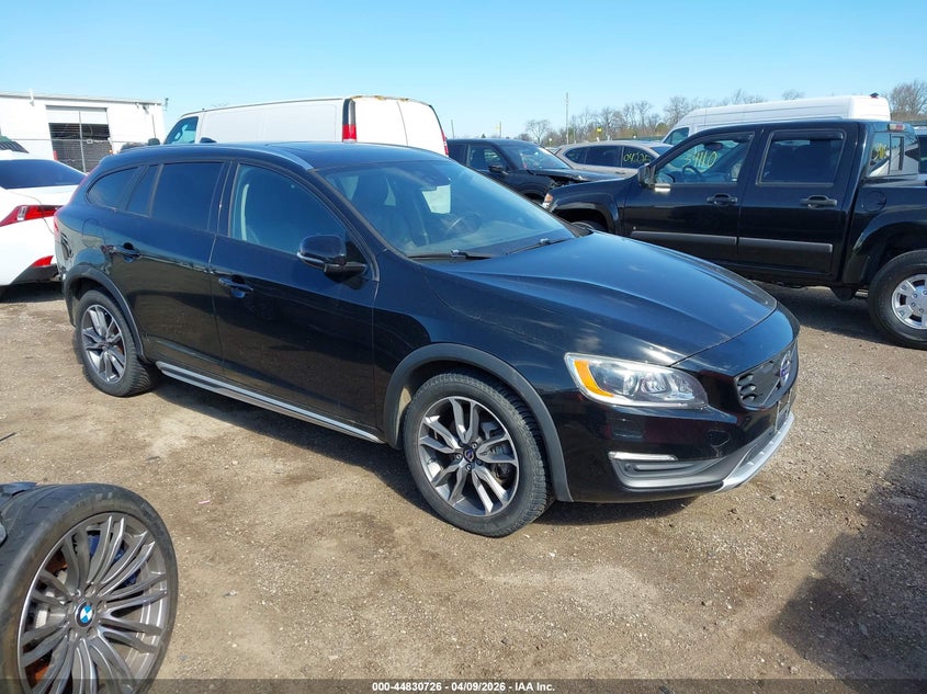 2015 Volvo V60 Cross Country T5 Platinum