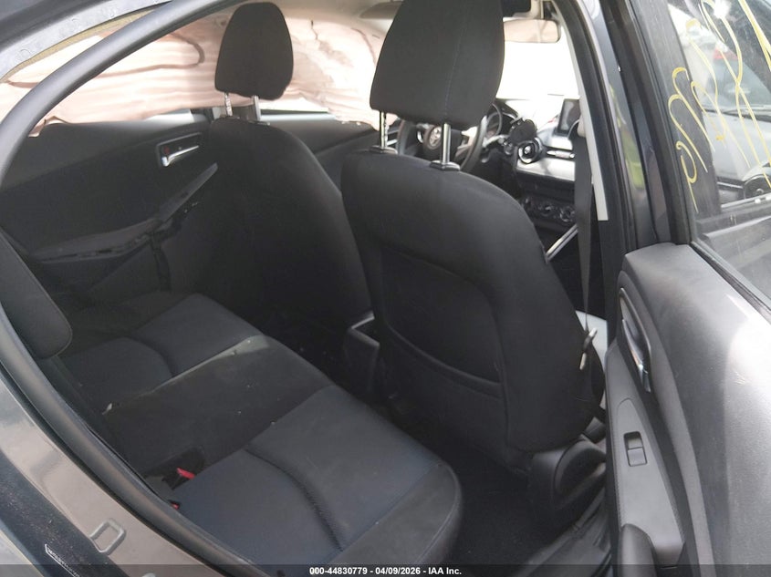 VIN 3MYDLBYV4JY301593 2018 TOYOTA YARIS IA