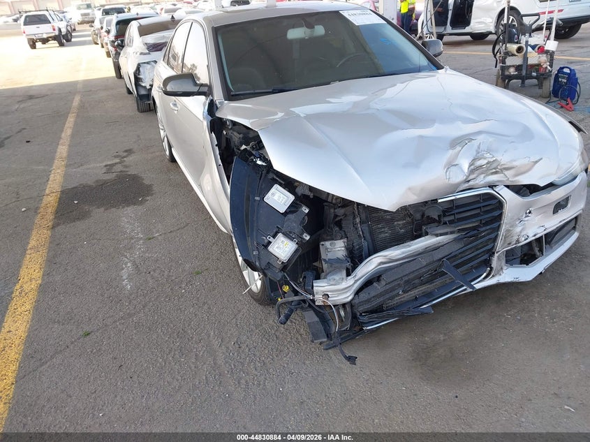 2014 Audi A4 2.0 2.0T Premium silver Lot 111044830884 Vin WAUAFAFL3EA075039