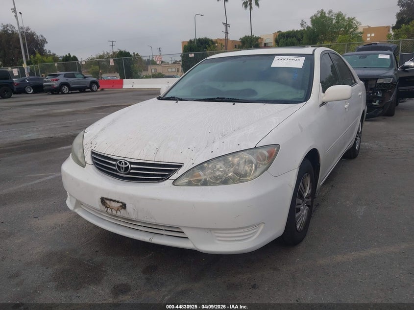 2005 Toyota Camry Le