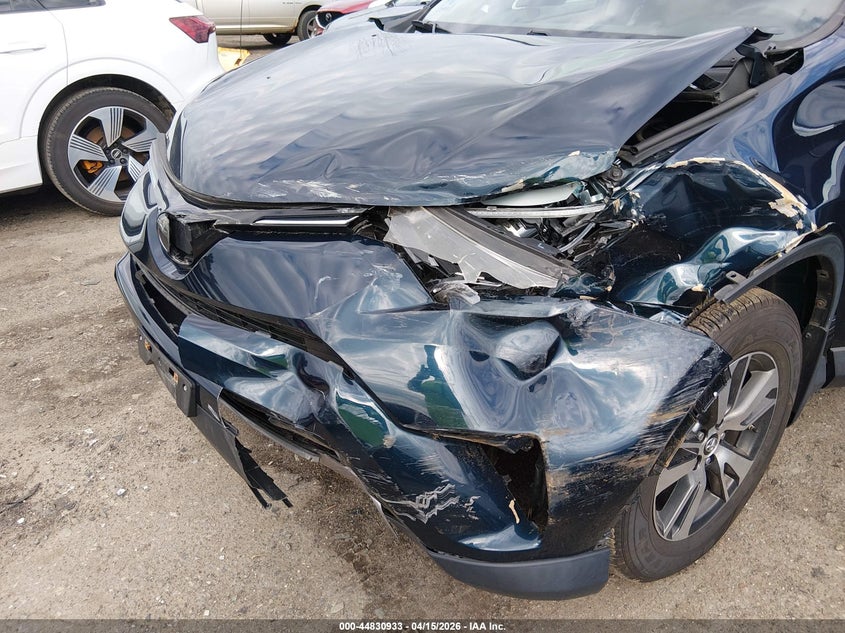 2018 Toyota Rav4 Xle VIN: JTMRFREV7JJ745225 Lot: 44830933