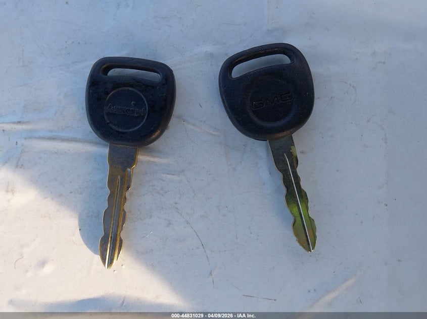 2005 GMC Yukon Denali VIN: 1GKEK63U45J111688 Lot: 44831029