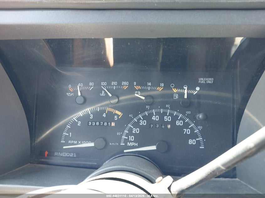 1994 Chevrolet Suburban C1500 VIN: 1GNEC16K4RJ360625 Lot: 44831110