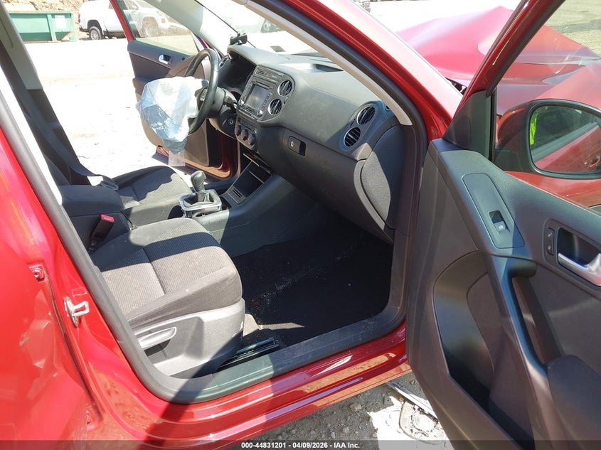 2015 Volkswagen Tiguan S