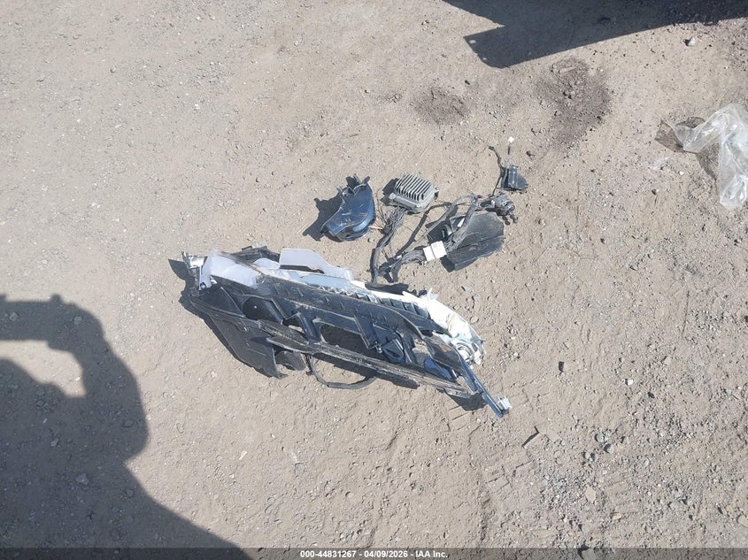 2000 Toyota Camry Ce VIN: 4T1BG22K1YU754586 Lot: 44831267