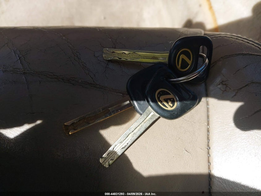 1997 Lexus Es 300 VIN: JT8BF22G2V5002094 Lot: 44831293