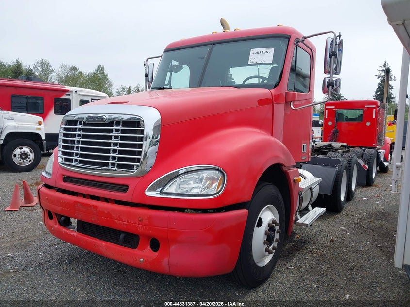 2005 Freightliner Conventional Columbia