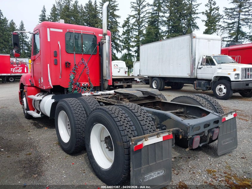 2005 Freightliner Conventional Columbia