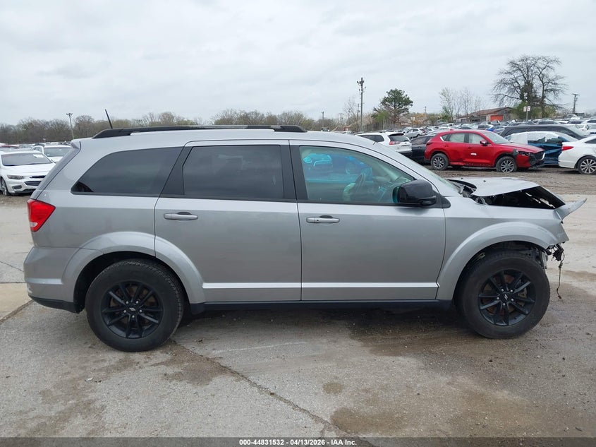 3C4PDCBB2KT784013 2019 Dodge Journey 2.4 Se silver