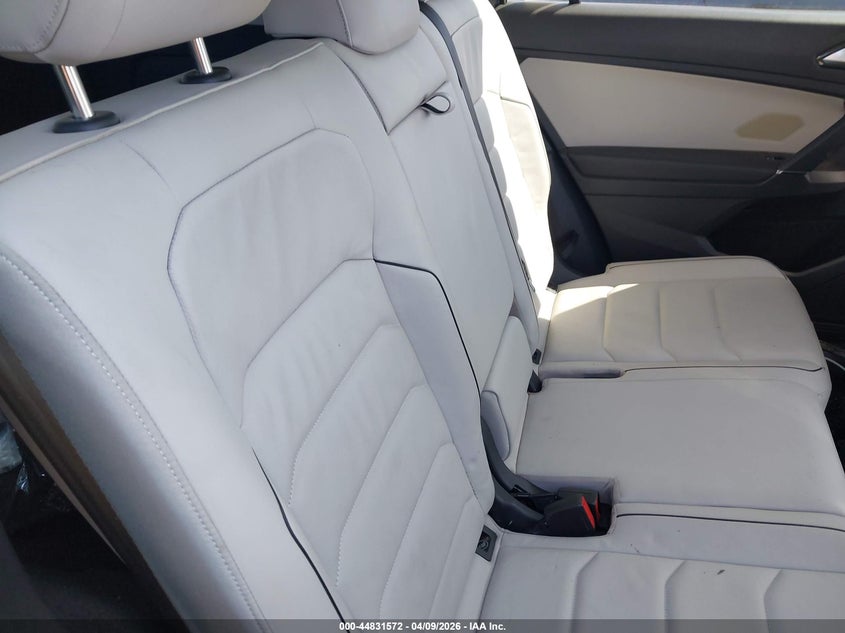2018 VOLKSWAGEN TIGUAN auction photo 8