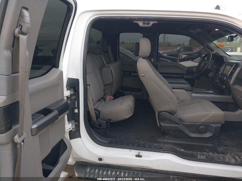 2019 Ford F-150 3.5 Xlt white Lot 111044831577 Vin 1FTFX1E43KKC55708