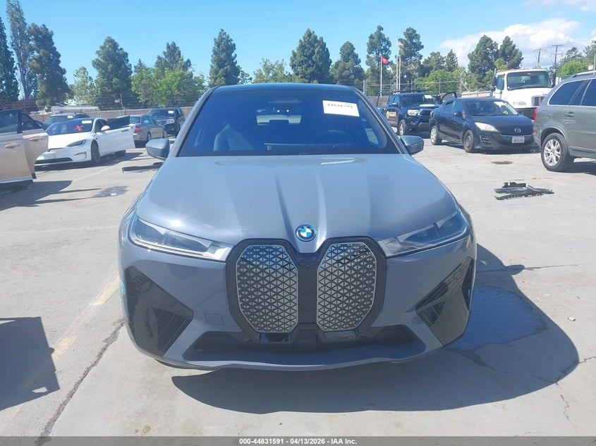 2025 BMW Ix xDrive50 VIN: WB523CF02SCU85568 Lot: 44831591