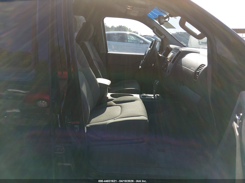 2015 Nissan Frontier Sv